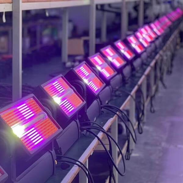 1000W LED strobe light in factory production